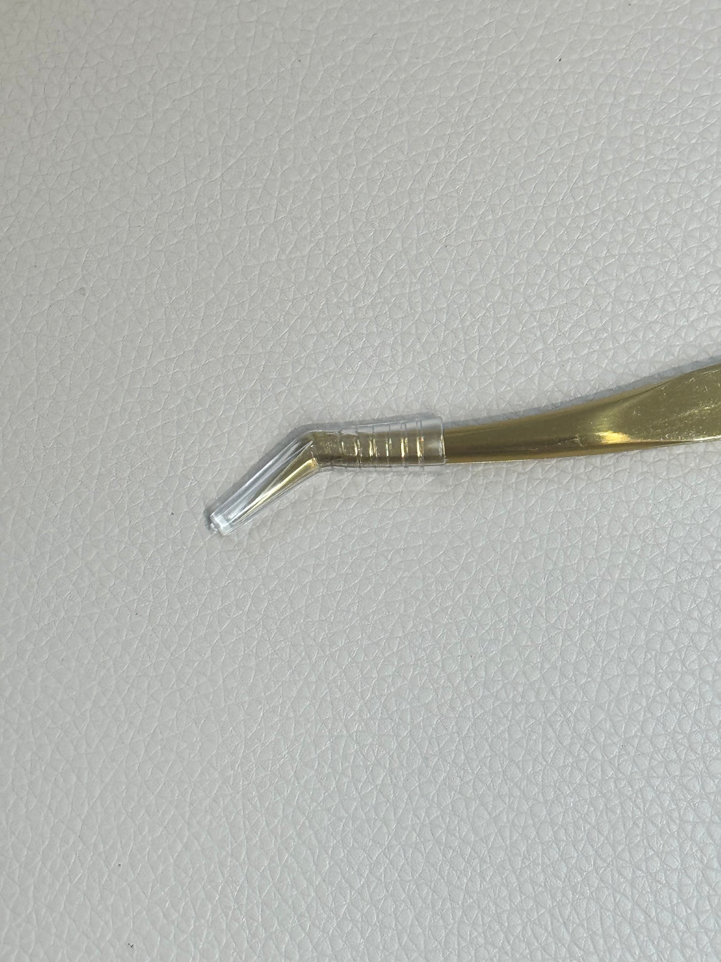 Fiber grip tweezer